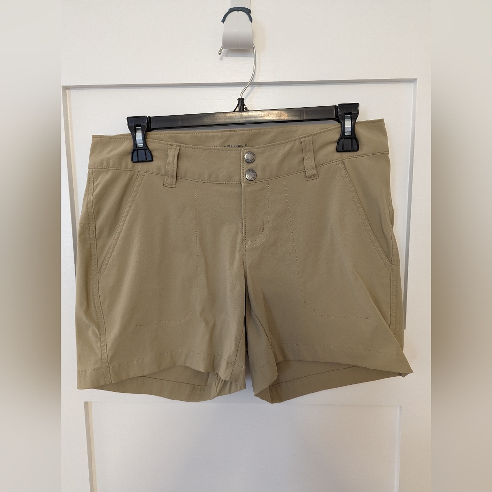 Columbia Women's Omni-Shield Advanced Repellency Shorts Size 8